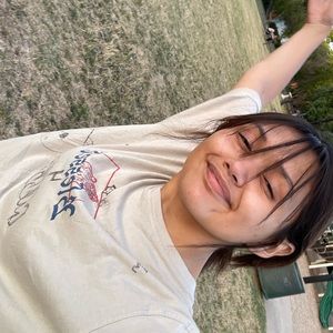 Meet your Posher, Dayana